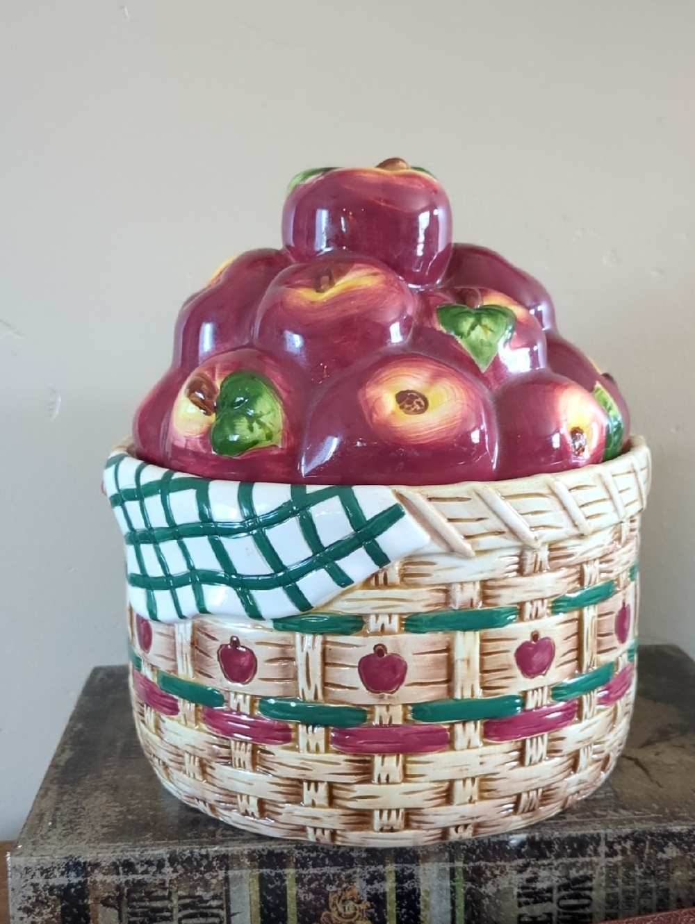 Adorable Vintage Picnic Apple Basket Canister Container